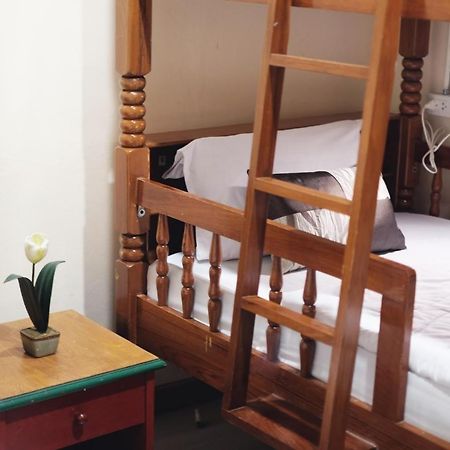 Khaosan Station (Adults Only) Hostel Bangkok Ngoại thất bức ảnh
