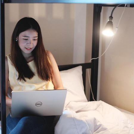 Khaosan Station (Adults Only) Hostel Bangkok Ngoại thất bức ảnh