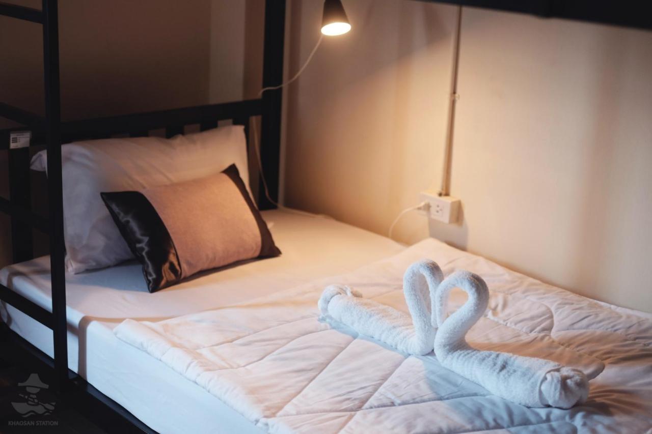 Khaosan Station (Adults Only) Hostel Bangkok Ngoại thất bức ảnh