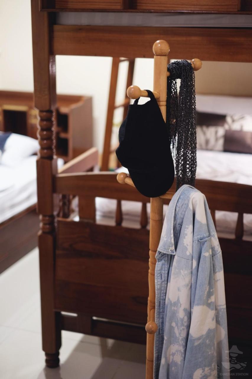 Khaosan Station (Adults Only) Hostel Bangkok Ngoại thất bức ảnh