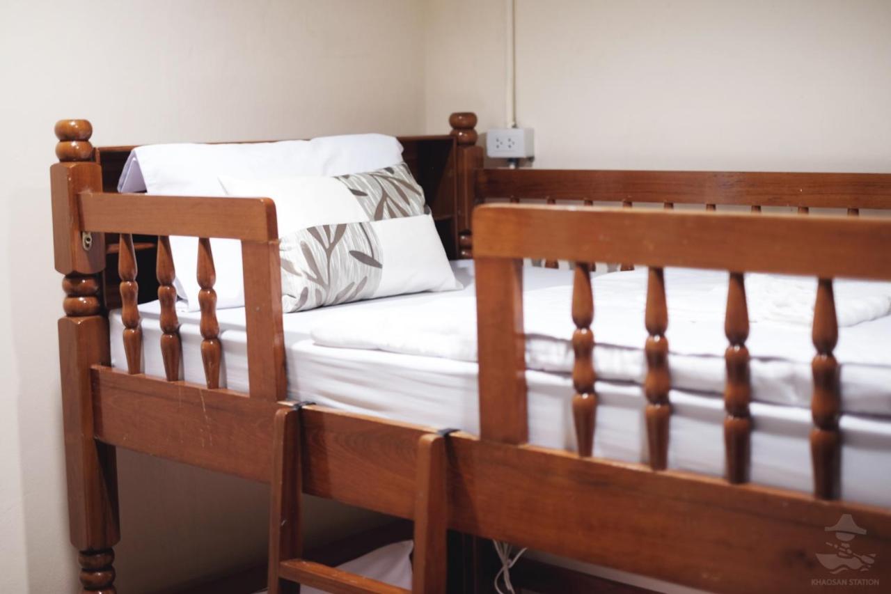 Khaosan Station (Adults Only) Hostel Bangkok Ngoại thất bức ảnh