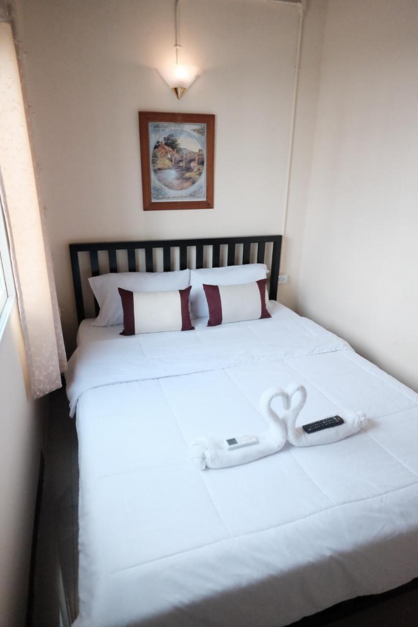 Khaosan Station (Adults Only) Hostel Bangkok Ngoại thất bức ảnh