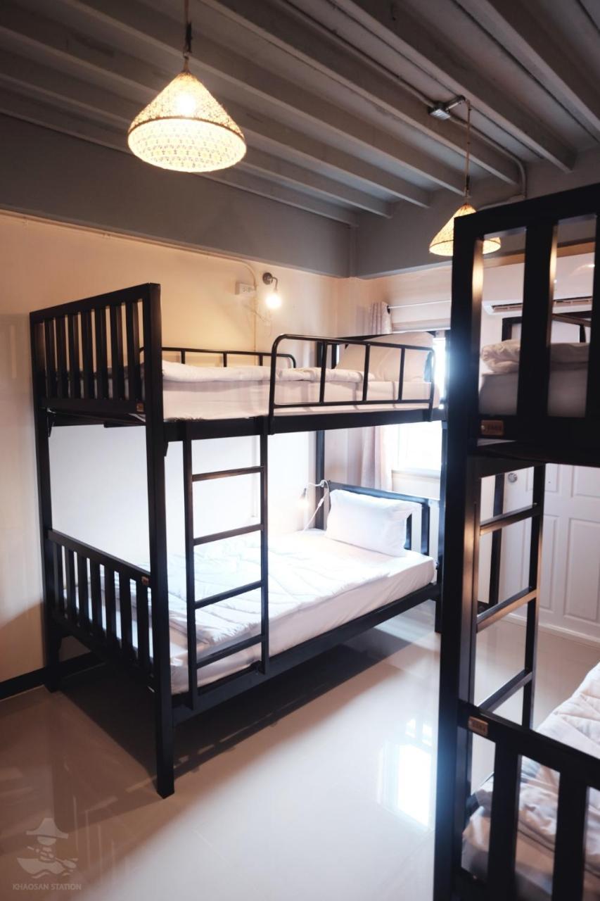 Khaosan Station (Adults Only) Hostel Bangkok Ngoại thất bức ảnh